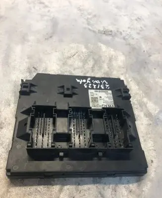 Volkswagen Jetta VI Comfort/convenience module 5k0937084h