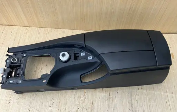 BMW 5 E60 E61 Armrest 7034086 7060013