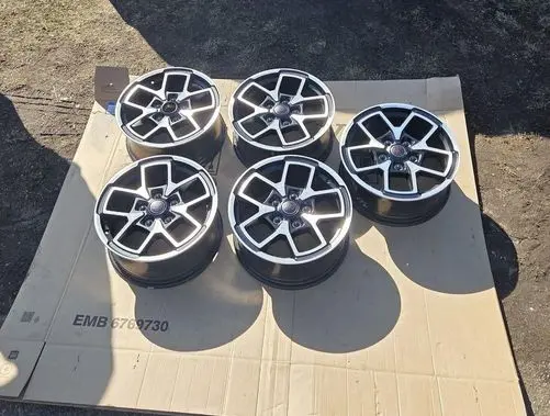 Jeep Gladiator R17 alloy rim 04755601AA