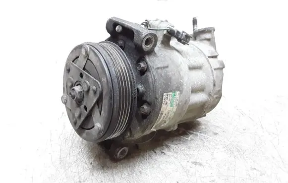 Volvo V70 Air conditioning (A/C) compressor (pump) P30630921