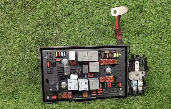 Opel Zafira C Power management control unit 13368644