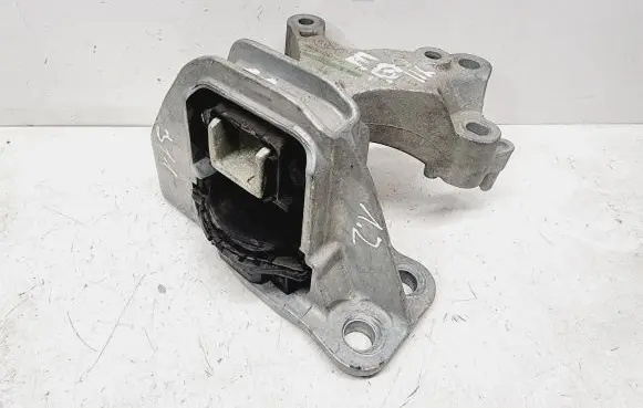Nissan Qashqai Engine mount bracket 112104ED0B 112846249R 112104ED0C
