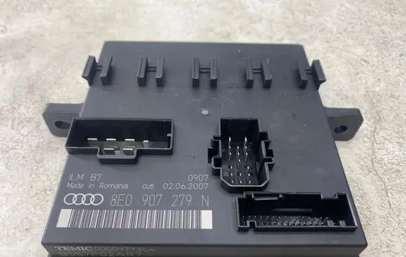 Audi A4 S4 B7 8E 8H Comfort/convenience module 8E0907279N