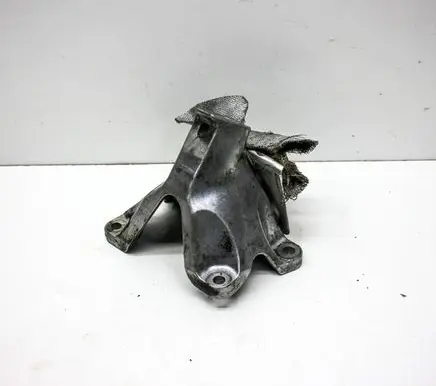 Engine mounting bracket