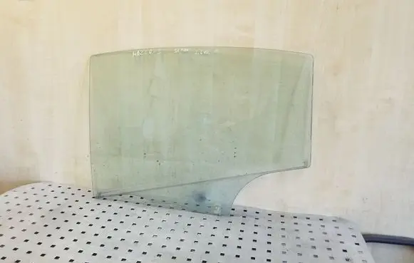 Mazda 3 I Rear door window glass