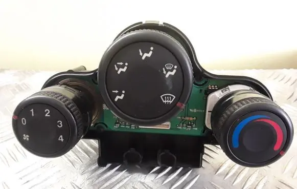 KIA Carens I Climate control unit 0K2FA61190 0K2FA61190JB