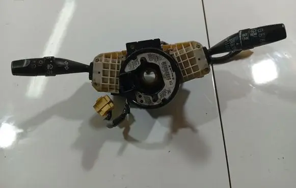 Wiper turn signal indicator stalk/switch