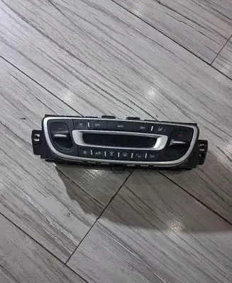 Renault Megane III Climate control unit 275100026R