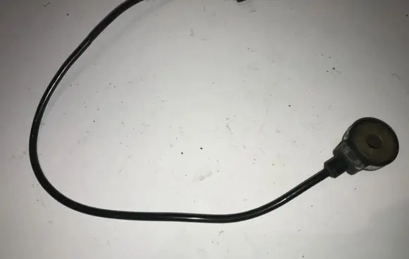 BMW 5 E34 Detonation knock sensor 0261231096