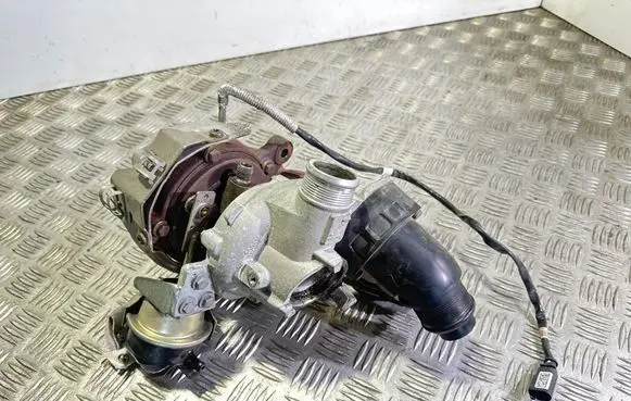 Volkswagen PASSAT B8 Turbo 04L253020Q
