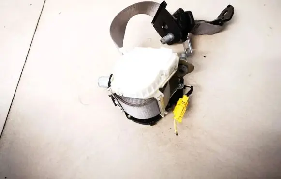 Mercedes-Benz R W251 Front seatbelt a25118600085