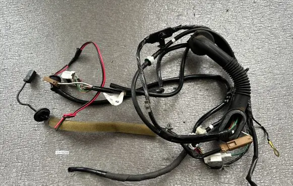 Nissan Patrol Y61 Tailgate/trunk wiring harness 24051VB920