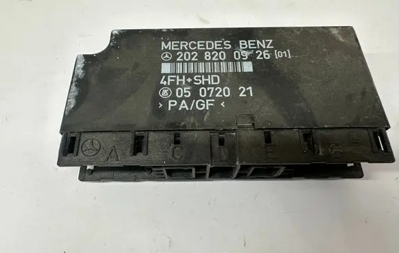 Mercedes-Benz E W124 Comfort/convenience module 2028200926 A2028200926