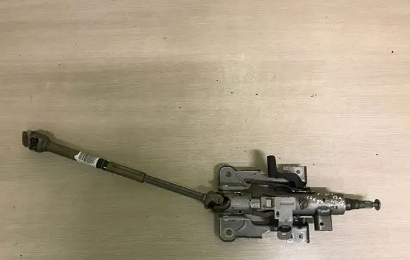 Peugeot 208 Steering wheel axle
