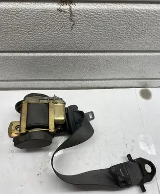 Renault Laguna II Rear seatbelt 049082