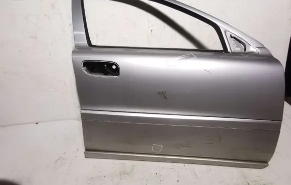 Volvo V70 Front door