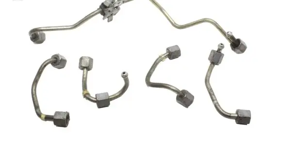 Land Rover Freelander 2 - LR2 Fuel injector supply line/pipe 