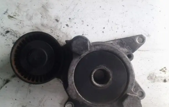 Toyota Avensis T250 Generator/alternator belt tensioner 166200R010