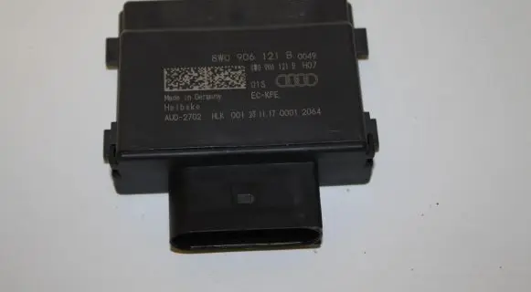 Audi A4 S4 B9 Fuel injection pump control unit/module 8W0906121B