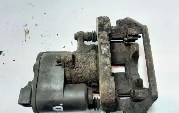 Volvo XC70 Rear brake caliper 32332594