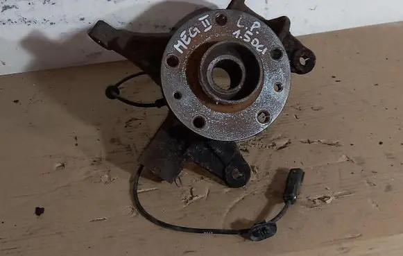 Renault Megane II Front wheel hub spindle knuckle