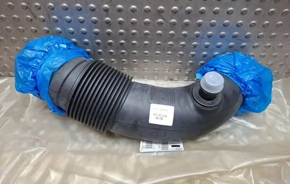 Fiat Ducato Air intake duct part S26336662 1369012080