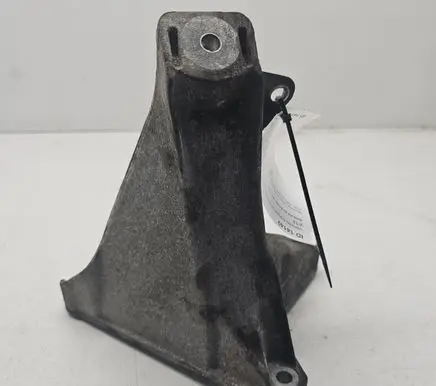 Audi A4 S4 B5 8D Engine mounting bracket 8D0199308F