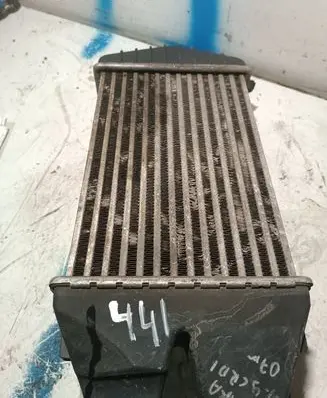 Opel Zafira B Intercooler radiator 13213402