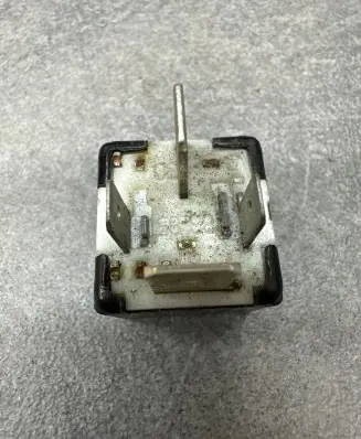 Audi A4 S4 B5 8D Other relay 443951253J