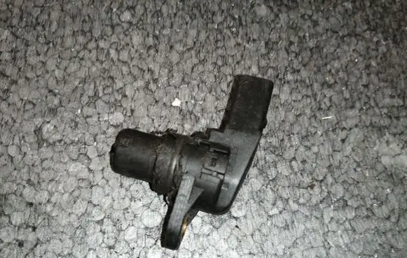 Volkswagen Golf IV Camshaft position sensor 036907601