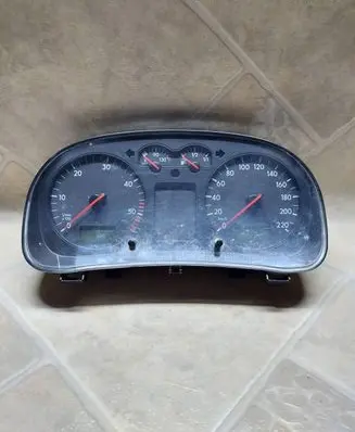 Volkswagen Golf IV Speedometer (instrument cluster) 1J0919880DX 110208774005