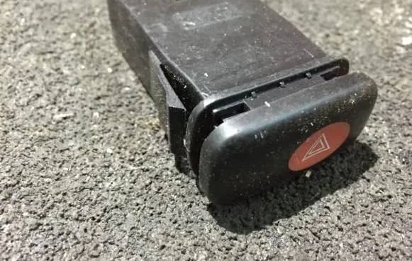 KIA Clarus Hazard light switch