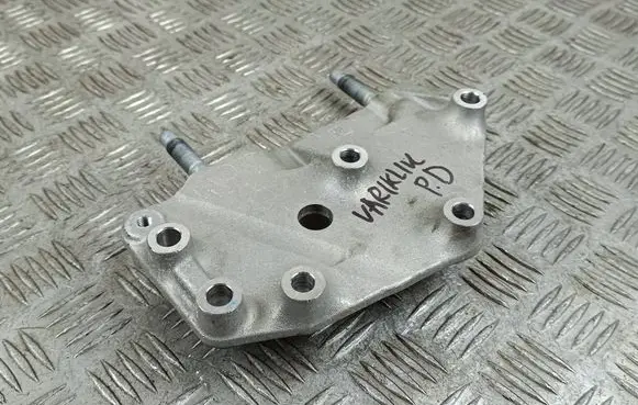 KIA Sorento IV Engine mounting bracket