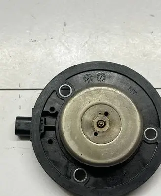 Audi A4 S4 B8 8K Camshaft vanos timing valve 06L109259A