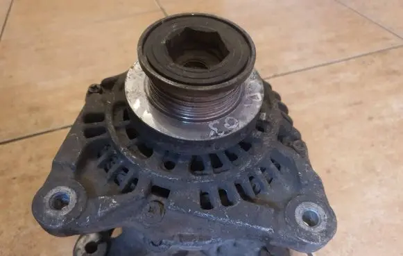 Renault Kangoo I Generator/alternator 8200120286 A002TB6481 12V110AC