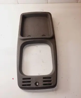 Ford Sierra Center console 83BBA044C82AAW G97100