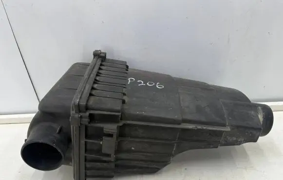 Peugeot 206 Air filter box 9634107180
