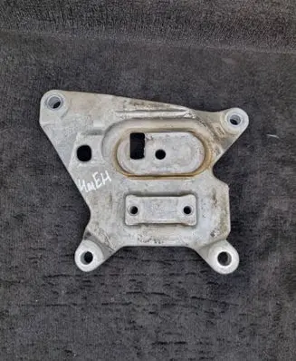 Audi Q7 4M Engine mount bracket 4M0399118J