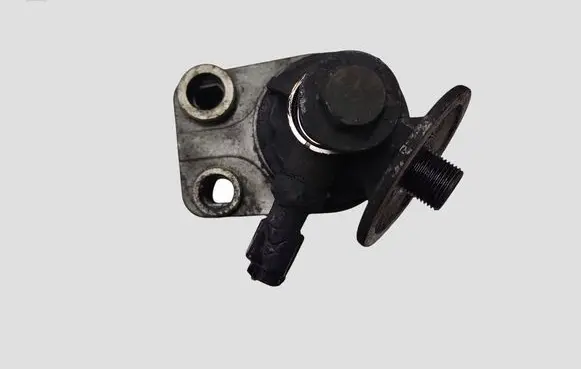Renault Megane III Oil filter mounting bracket