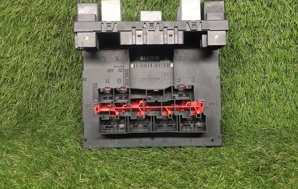 Volkswagen PASSAT CC Power management control unit 3C8937049E