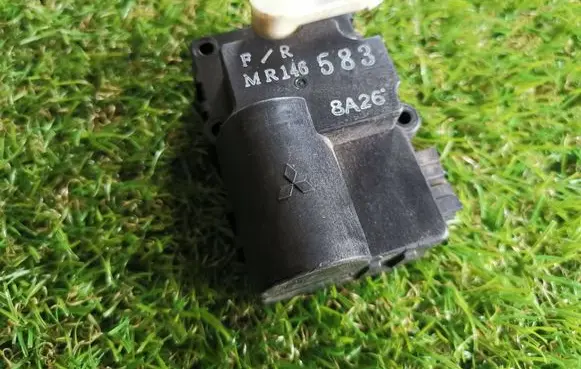 Mitsubishi Carisma Air flap motor/actuator MR165834 8A26