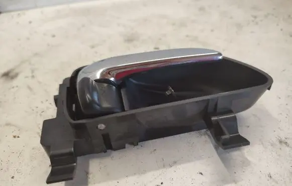 Rear door interior handle