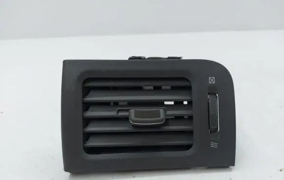 Nissan X-Trail T31 Dashboard side air vent grill/cover trim P19670A75010