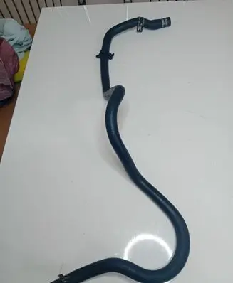 Audi A6 S6 C5 4B Engine coolant pipe/hose 059121107