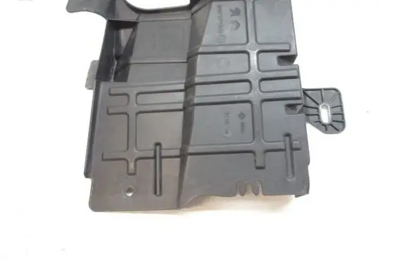 Citroen DS4 Engine splash shield/under tray 9807277480