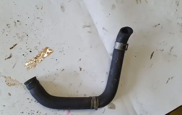 Suzuki Grand Vitara II Engine coolant pipe/hose NOCODE