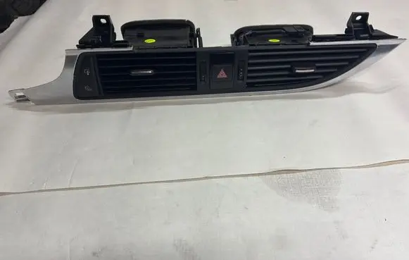Audi A7 S7 4G Dash center air vent grill 4G1820951G
