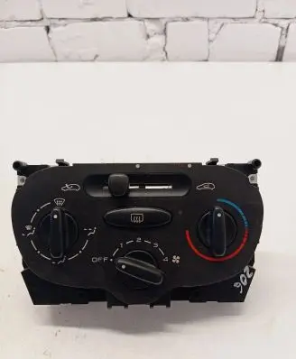 Peugeot 206 Climate control unit 1068901 596011 131070