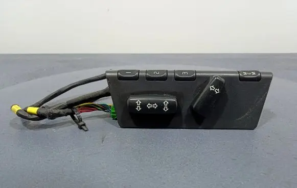 Volvo V70 Seat heating switch 39980245