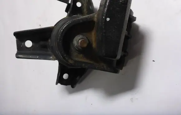 Hyundai i10 Engine mount vacuum valve 21810-B4000